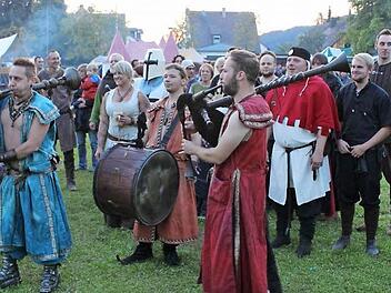 Allerlei Spielerei und Gaukelei erlebten die Besucher des Marktfestes in Igensdorf.  Foto: fra-press