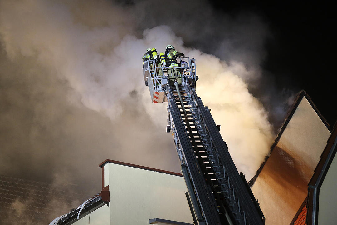 Dachstuhlbrand in Grub am Forst