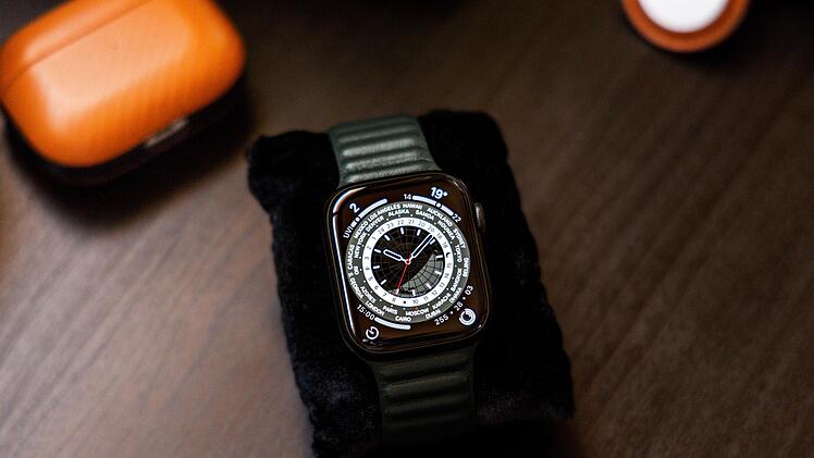 Smartwatch der Apple Watch Series 7.