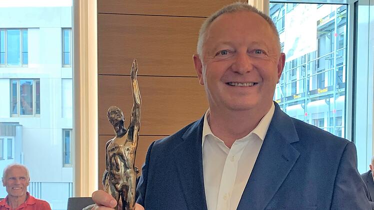 Landkreis Bad Kissingen: Landkreis ist "Kommune des Jahres 2023" - Sonderpreis w&uuml;rdigt Wirtschaftsverbesserungen