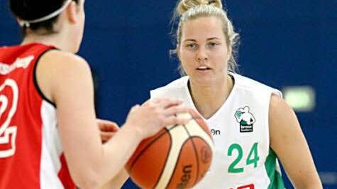 Janett Perv (r.) entwickelt sich zur Leistungstr&auml;gerin bei der DJK Brose Bamberg. Foto: privat