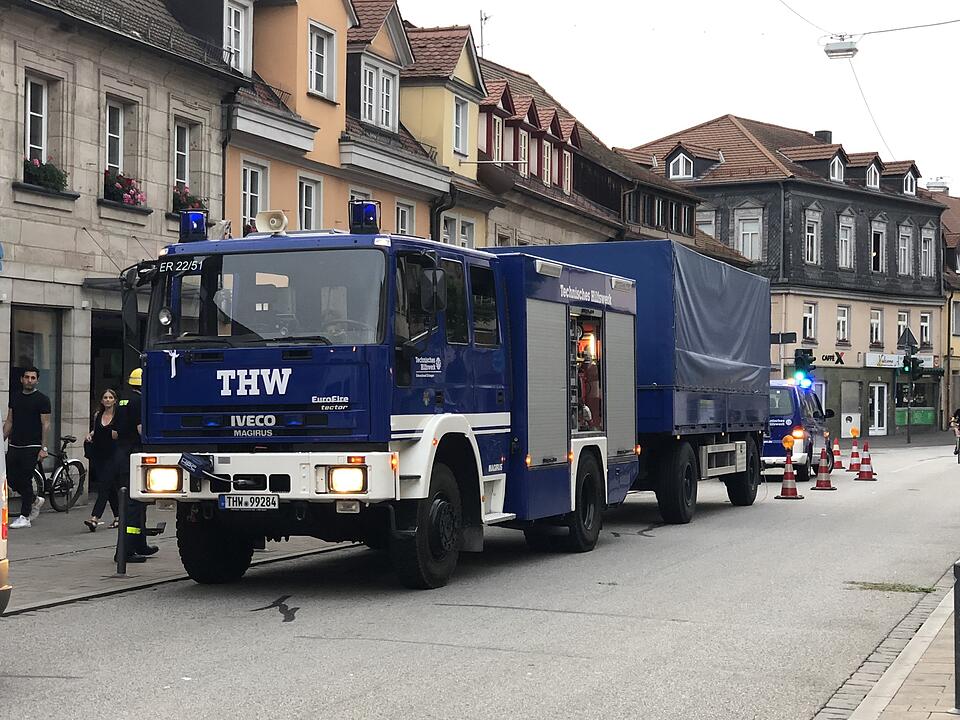 Mehrere zentimeterdicke Hagelkörner gehen in Franken nieder
