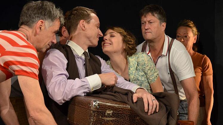 Ausschnitte aus dem neuen Stück "Kleiner Mann, was nun?" von Hans Fallada, den Christian Schidlowsky für das Maßbacher Theater dramatisiert und inszeniert hat (bis 11. 11.).Sebastian Worch