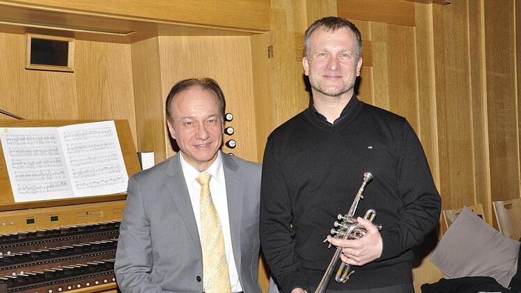 Als Musiker sind der Stadtkantor Burkhard Ascherl (links) und der Solo-Trompeter Roland Grau (rechts) bei ihren Konzerten ein Traumpaar.Foto: Peter Klopf