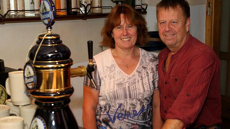 Freuen sich auf die Gäste: Sylke und Thomas Hirth. Foto: privat
