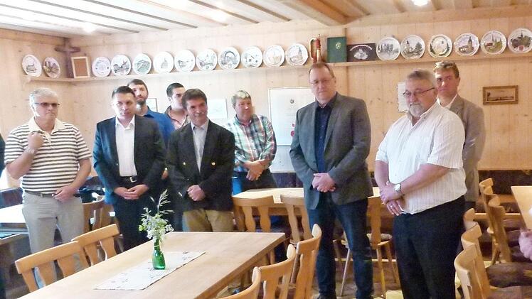 Der Segen wurde dem Haus innen erteilt. Das "Glöckla" in Unterelldorf ist frisch renoviert und wird als Gemeinschaftshaus dienen.