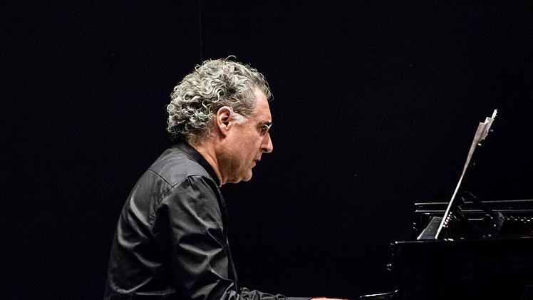 Impressionen vom Konzert des Minguet Quartetts gemeinsam mit dem Pianisten Matthias Kirschnerei in Coburg bei der Gesellschaft der MusikfreundeFoto: Jochen Berger