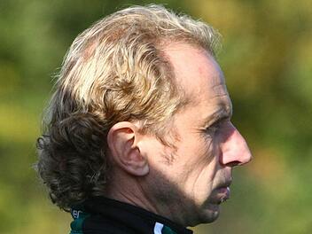 Detlef Zenk hat für ein weiteres Jahr beim VfR Katschenreuth unterschrieben: Er wird den Fußball-Kreisligisten auch in der Saison 2014/15 trainieren. Foto: Monika Limmer