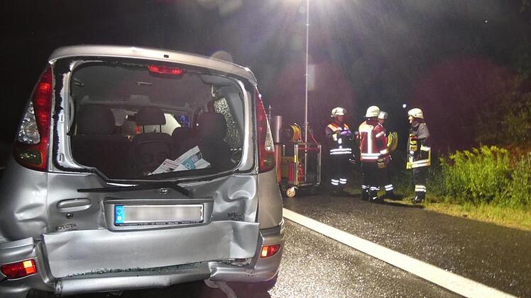 Der Toyota einer Frau aus dem Kreis Rhön-Grabfeld, die mit ihrer Tochter unterwegs war, wurde beim zweiten Unfall beschädigt. Fotos: Christian Licha