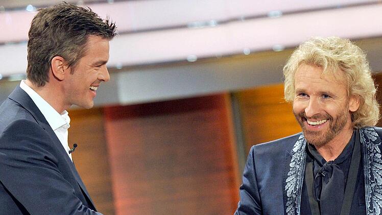 Am 19. März 2011 war Markus Lanz bei "Wetten dass..?" mit Thomas Gottschalk zu Gast. Am Samstag werden beide jetzt im Quotenduell gegeneinander antreten. Archivfoto: dpa