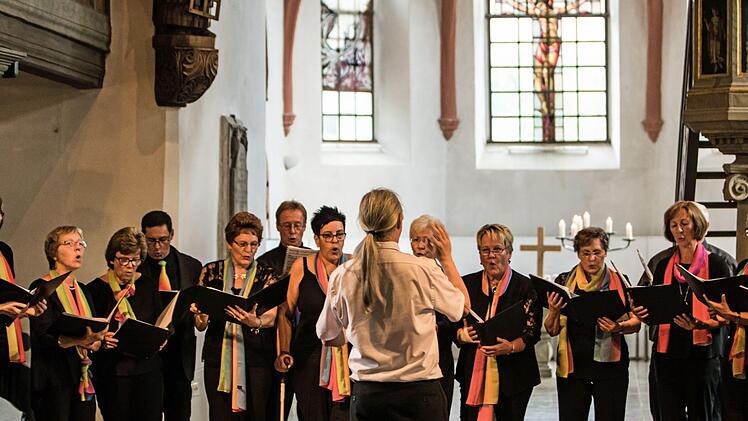 Der Laurentiuschor Meeder eröffnete das Konzert zum Friedensdankfest in Meeder.Foto:_ Jochen Berger