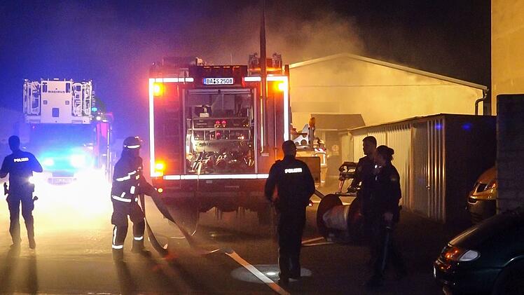 Maschine in Schleiferei in Brand geraten