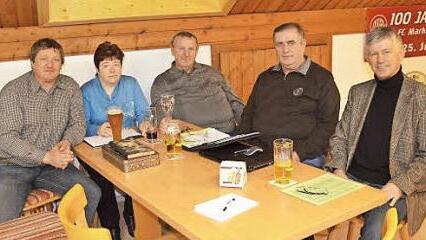 Der Vorstand des Gemütlichkeitsvereins (von links): Udo und Heike Schneider, Johann Partheymüller, Friedrich Partheymüller und Georg Bülling.  Foto: Franz Seubold