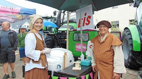 Die Teilnehmer hatten sich in historische Gewänder geworfen.