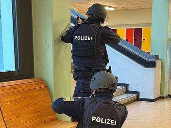 Stein: Polizei übt Ernstfall an Schulen - "damit Abläufe sicher sitzen"