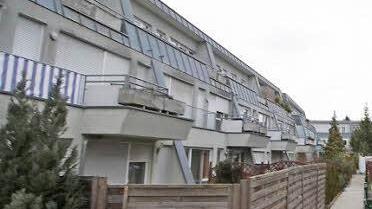 Bahnbrechend: Gewölbte Dächer auf den Häuser an der Bayreuther Straße Foto: Josef Hofbauer