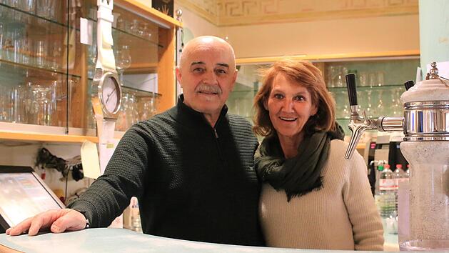 Themis und Karin Papadopoulos haben aus gesundheitlichen Gründen ihr Lokal "Im Abseits bei Themis" abgegeben.