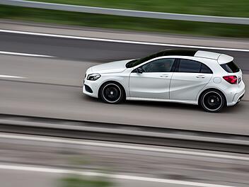 A3 bei Bogen: Autofahrer überholt Polizei mit 200 km/h auf Standstreifen