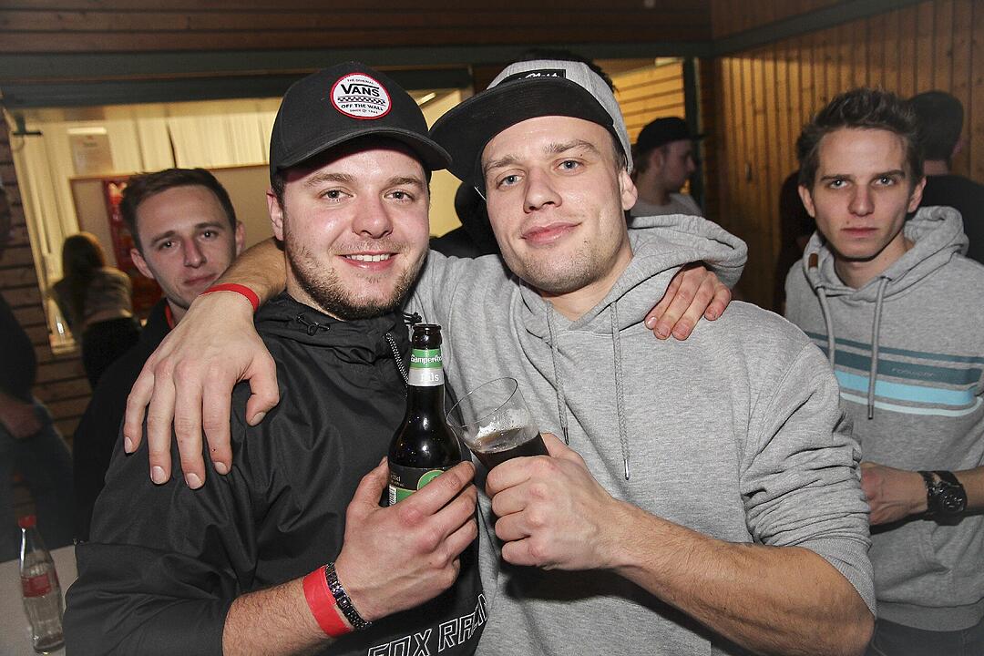 Mit vielen Party-Songs der 80er & 90er und Rock-Pop Klassikern