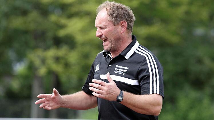 SVM-Coach Heidenreich ärgert sich.