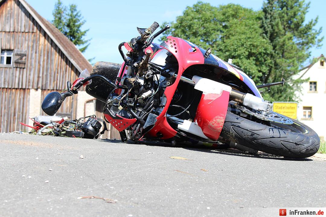 Motorradfahrer bei Stadelhofen schwer verletzt