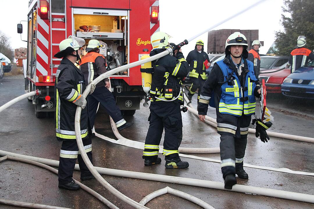 Brand in Recyclingfirma in Maßbach