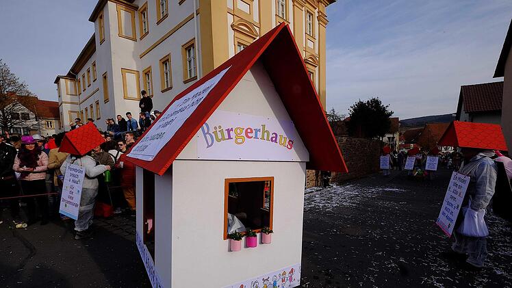 Die Frankenbrünner Stäböck bedauern über die zum Jahresende geplante Schließung des Gasthauses Ebert.Foto: Gerd Schaar