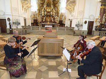 Die Bachsolisten in der Wallfahrtsbasilika Gößweinstein Foto: Thomas Weichert