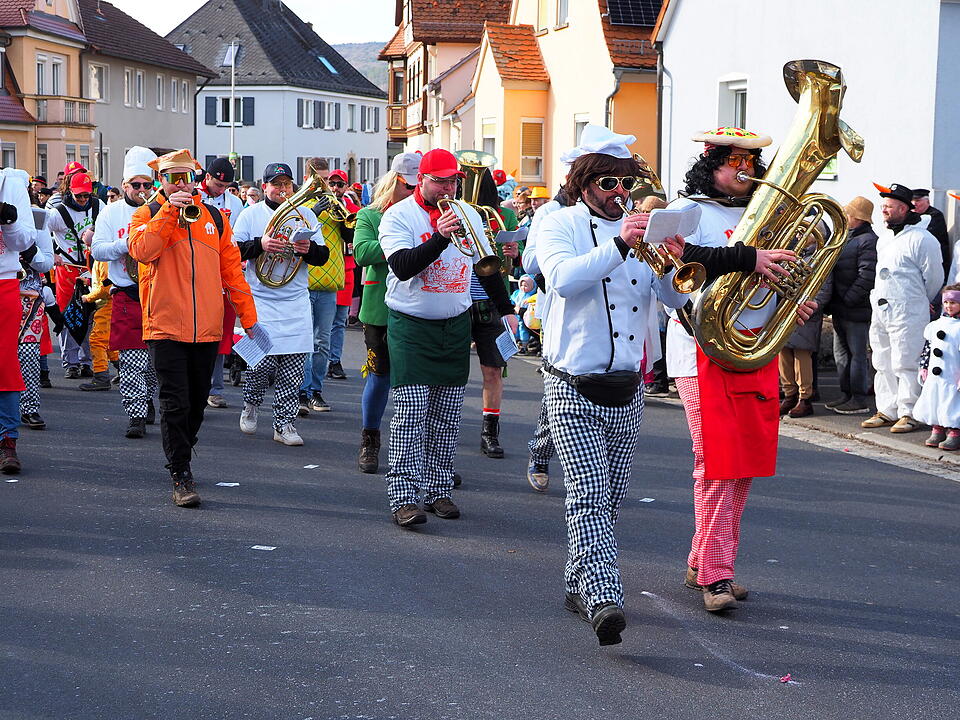 Wildes Faschingstreiben in Steinach an der Saale.