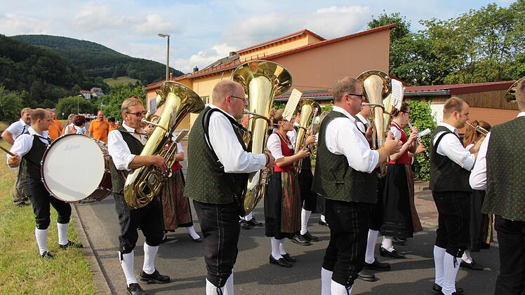 Impressionen der Jubiläumsfeier der Blaskapelle Oberbach. Foto: Sebastian Schmitt