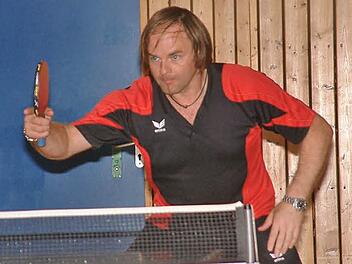 Martin Geißler von der TS Kronach II gewann beim deutlichen 9:4-Auswärtserfolg in Hof-Moschendorf seine beiden Einzel. Foto: Hans Franz