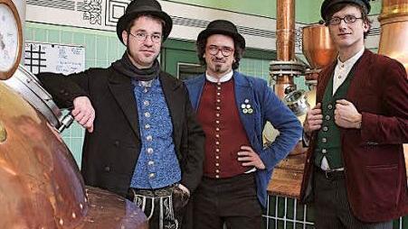 Die Weltpremiere von "Bier gewinnt!" findet am 10. März statt. Mit dabei sind Res Richter, David Saam und Christoph Lambertz. Zur Feier des Tages wird dazu das Osterfestmärzen aus der gläsernen Museumsbrauerei des bayerischen Brauereimuseums angezapft. Foto: Brauereimuseum