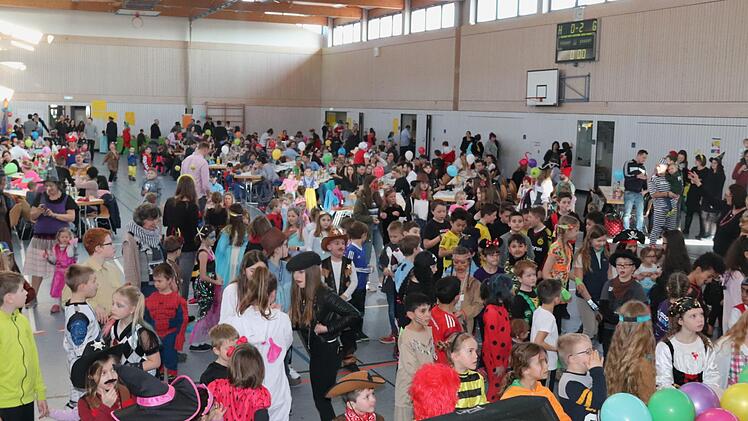 Impressionen vom Kinderfasching     Foto: Johanna Blum