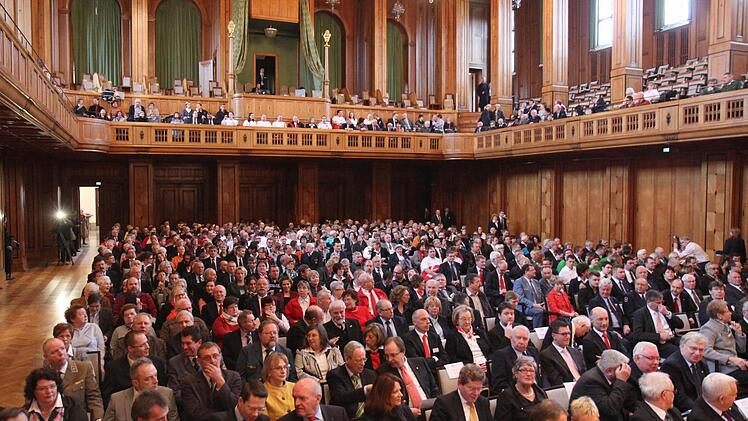 Würden alle Fördervereinsmitglieder ihr Vorkaufsrecht beim Kissinger Sommer für ein bestimmtes Konzert wahrnehmen, sähe es im Großen Saal des Regentenbaus aus wie auf diesem Bild.  Foto: Michael Gründel/Archiv