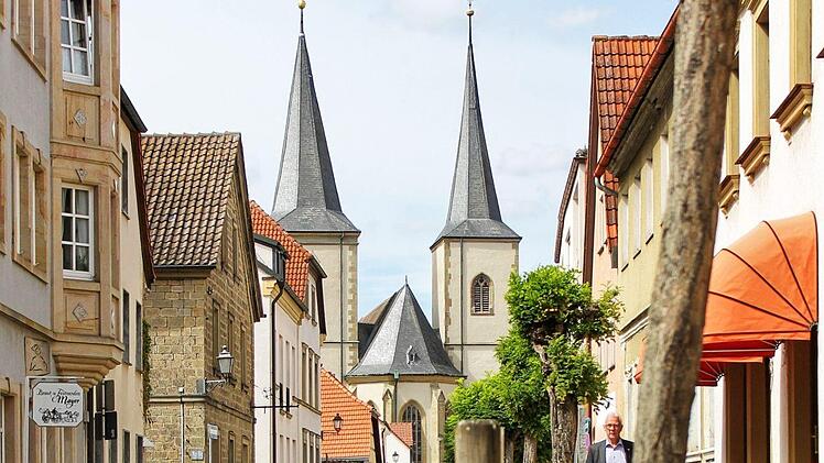 Die Schlesingerstraße führt zu Haßfurts Pfarrkirche Sankt Kilian. Foto: Teresa Hirschberg