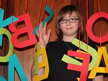 Sarah Lutz vom Gymnasium Alexandrinum war gestern die beste Vorleserin aus allen 6. Klassen der Mittelschulen, Realschulen und Gymnasien aus Coburg Stadt und Land.. Sie vertritt Coburg beim Bezirksentscheid.  Foto: Christiane Lehmann