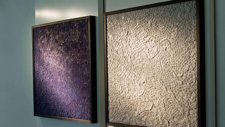 Für diese beiden Wandobjekte erhielt Sylvie Vandenhoucke den 3. Preis. Zu sehen sind diese Arbeiten im Glasmuseum Rosenau.Foto: Jochen Berger