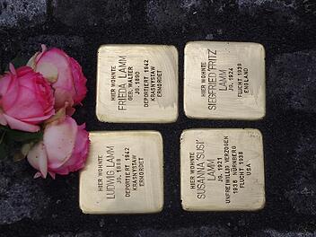 Kronacher Stolpersteine: Sie erinnern an die Familie Lamm und ihr Schicksal.Heike Sch&uuml;lein