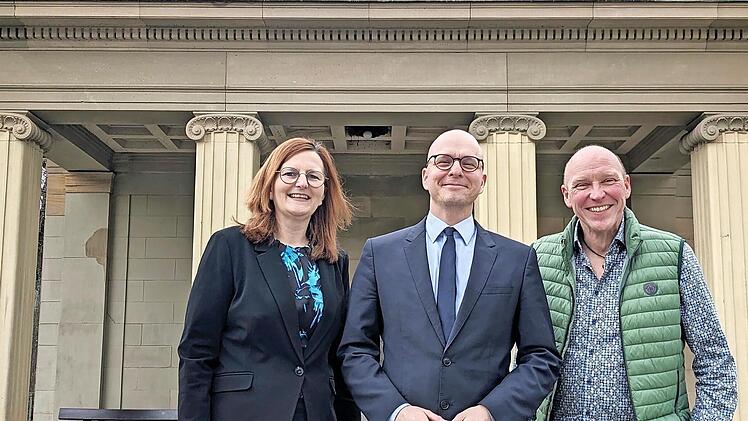 Kurdirektorin Sylvie Thormann (Staatsbad GmbH), Oberbürgermeister Dirk Vogel und Ralf Ludewig (Vorsitzender Pro Bad Kissingen) laden zum ersten Max-Fest mit Frühlingsmarkt ein.