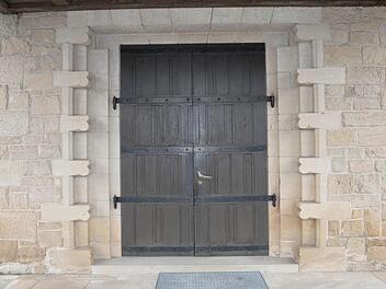 Der Eingang der Breitbrunner Kirche. Foto: Ronald Rinklef