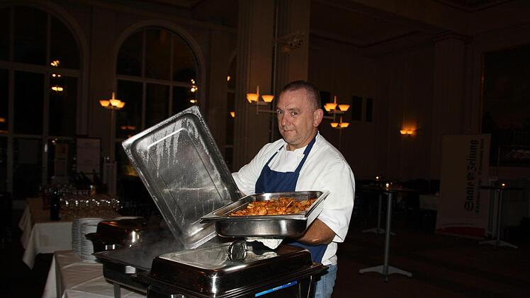 Das Kurgarten-Cafe wartete mit einem tollen warm-kalten Buffet auf.