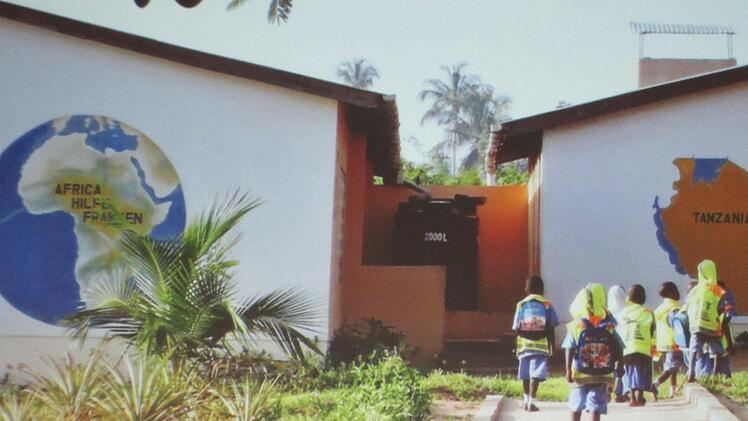 Die sehr gut besuchte Schule in Kiparanganda ist ebenfalls ein Werk der Afrika Franken.   Uwe Tobaben
