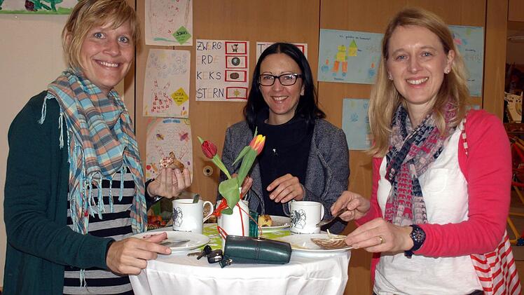 : Den dreien hat es beim Coffee Stop sichtlich gefallen. Von links Yvonne Wich, Birgit Wich-Reif und Ingrid Renk. Foto: Susanne Deuerling