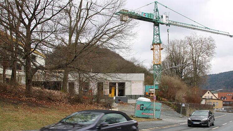 Am Krankenhausberg wird die neue Rettungswache gebaut.   Hier werden noch heuer  die BRK-Rettungssanitäter und der Notarzt einziehen. Foto: Stephan Tiroch