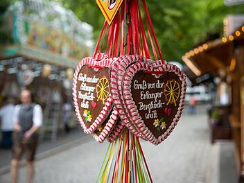 So sah der Bieranstich auf der Erlangener Bergkerwa 2019 aus!