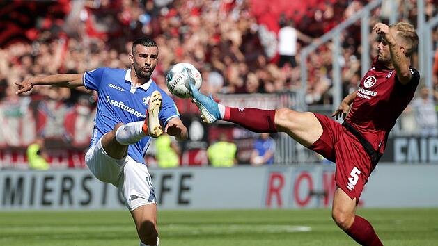 Irres Spiel in Darmstadt: Der FCN  spielte am Sonntag 3:3 Unentschieden. Foto: Hasan Bratic/dpa