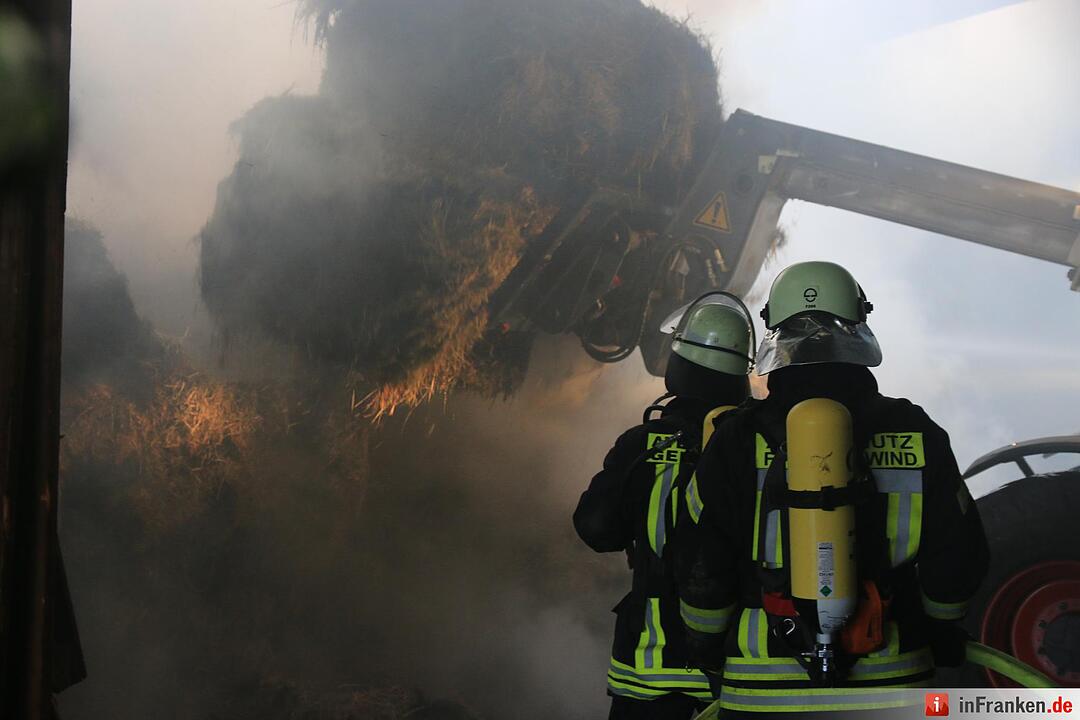 Feuer zerstört Scheune in Hohn am Berg