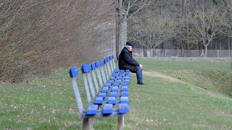 Das muss man aussitzen: Die SG Poppenroth/Lauter II verlor das Derby gegen Stangenroth mit 0:10. Mund abputzen... Foto: Hopf