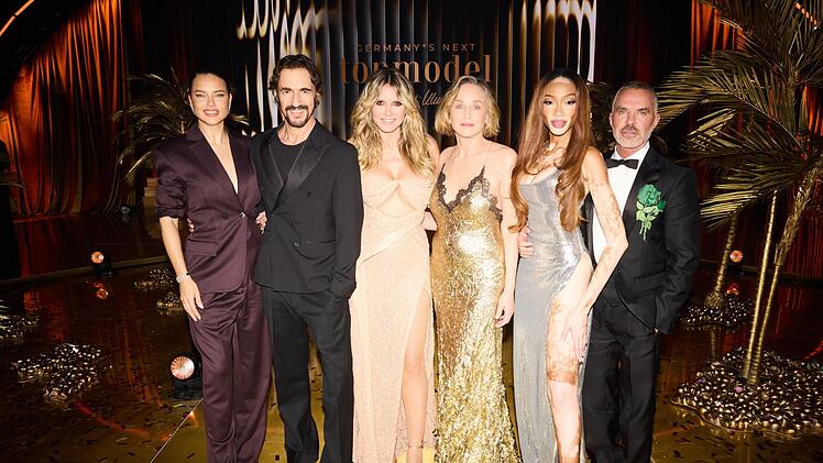 Heidi Klum holt sich hochkar&auml;tige Unterst&uuml;tzung in die Jury (von links): Adriana Lima, Thomas Hayo, Sharon Stone, Winnie Harlow und Dsquared2.
