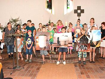 Die Kindergottesdienstkinder bei ihrem Auftritt in der Christuskirche. Foto: Gerhard Schmidt